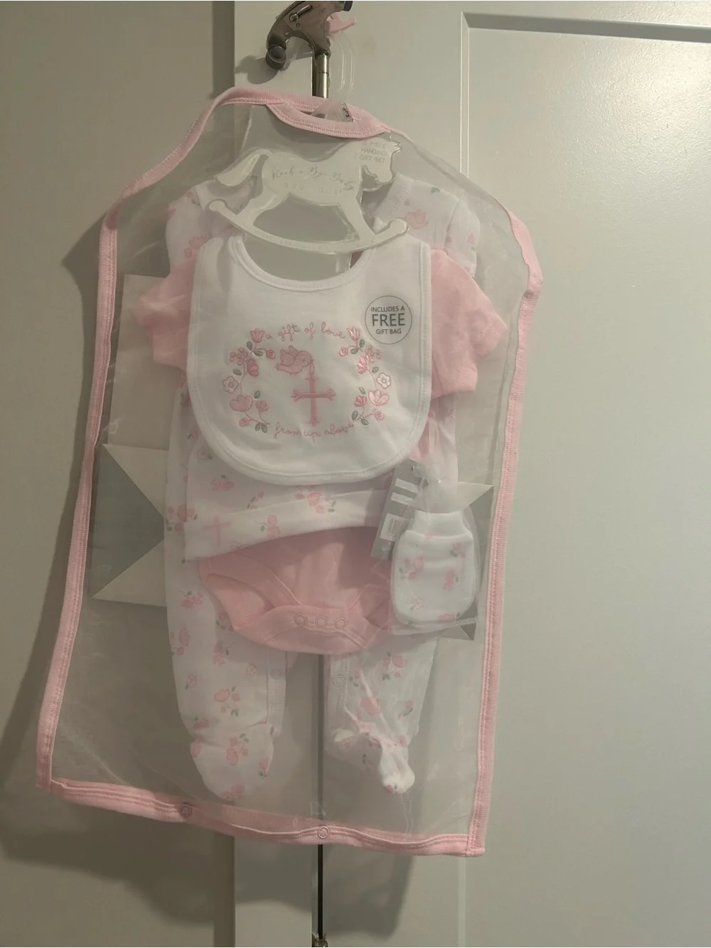 Pink Baby Girl 5-Piece Layette Set - Includes Bib & Mittens